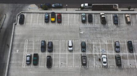 Waarop letten bij het boeken van een parkeerplaats op de luchthaven?