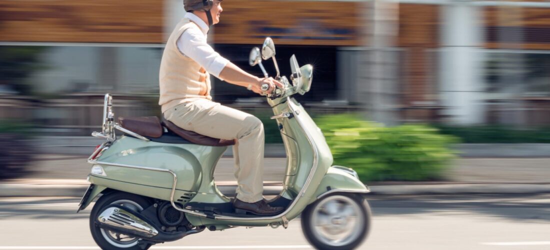 Helmplicht voor snorscooters; waar moet je rekening mee houden?