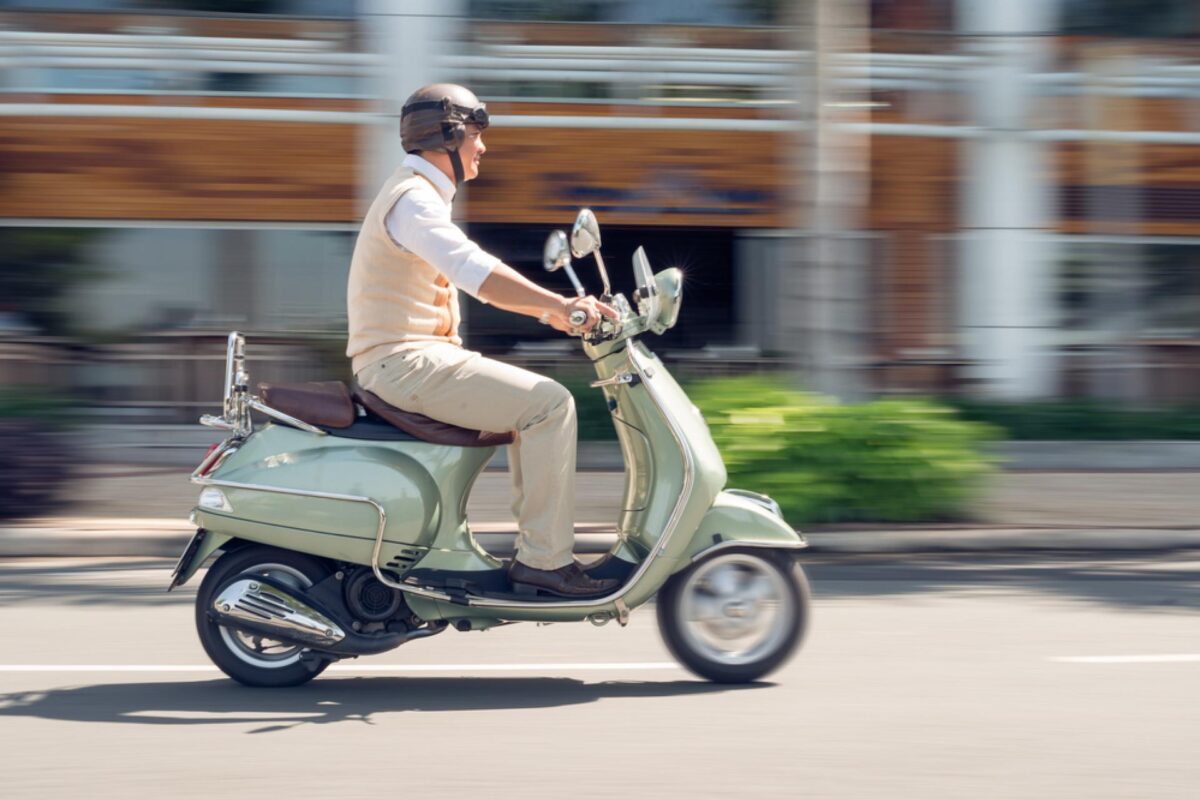 Helmplicht voor snorscooters; waar moet je rekening mee houden?