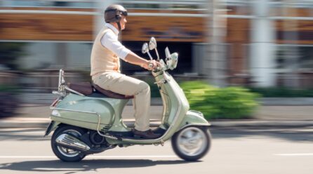 Helmplicht voor snorscooters; waar moet je rekening mee houden?