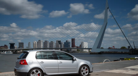 Ontdek de vrijheid van auto huren in Rotterdam